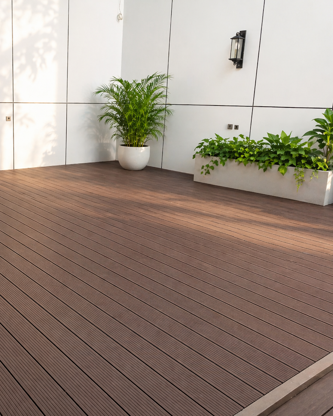 Modern Minimalist Courtyard — WPC Decking